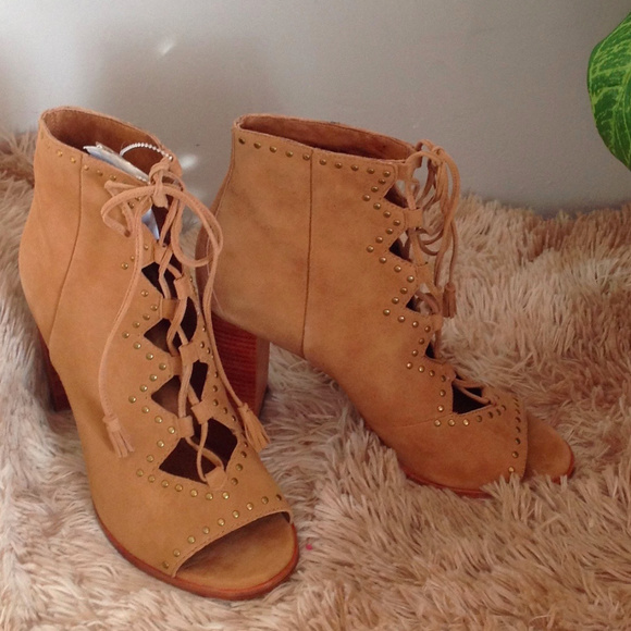 New Frye Gabby Ghillie Studded Booties Grunge Victorian - Picture 3 of 8